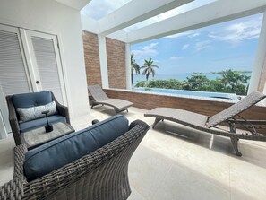 Property grounds - Welcome N/H Villa Paradise in enchanting Reading, Montego Bay with AC, Gym, WiFi (Reading)