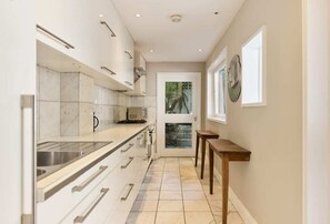 Exterior - The Chelsea Retreat - Outstanding 5bdr House With Garden (London)