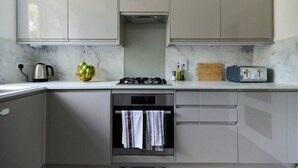 Unclassified image, 3 of 22, button - The Wandsworth Wonder - Comfortable 2bdr Flat (London)