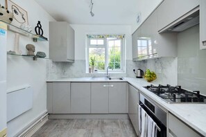 Apartment (2 Bedrooms) | Exterior - The Wandsworth Wonder - Comfortable 2bdr Flat (London)