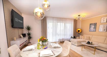 Luxx Home BC, Zentral - für 4 Personen-Balkon-Parken-voll ausgestattete Küche