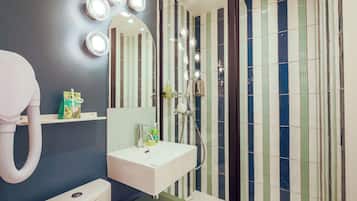 Studio | Bathroom