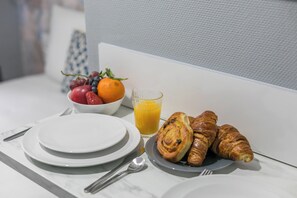 Daily continental breakfast (EUR 12 per person) - WS Grands Boulevards - Opera (Paris)
