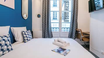 Apartment | In-room safe, soundproofing, iron/ironing board, free WiFi