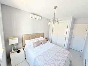 2 chambres, fer et planche à repasser, Wi-Fi, literie fournie