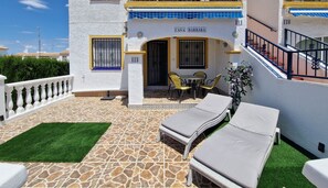 Outdoor dining - La Casa Barbara Orihuela Costa (Orihuela)