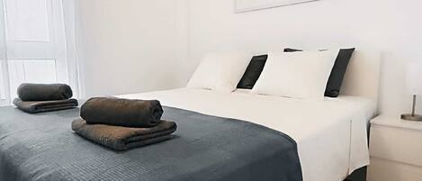 2 chambres, fer et planche Ă repasser, Wi-Fi, draps fournis