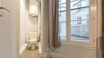 Apartment | Bathroom
