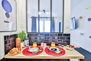 Studio | Living area