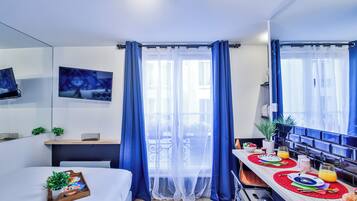 Studio | In-room safe, iron/ironing board, free WiFi