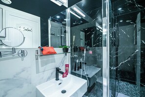 สตูดิโอ | ห้องน้ำ