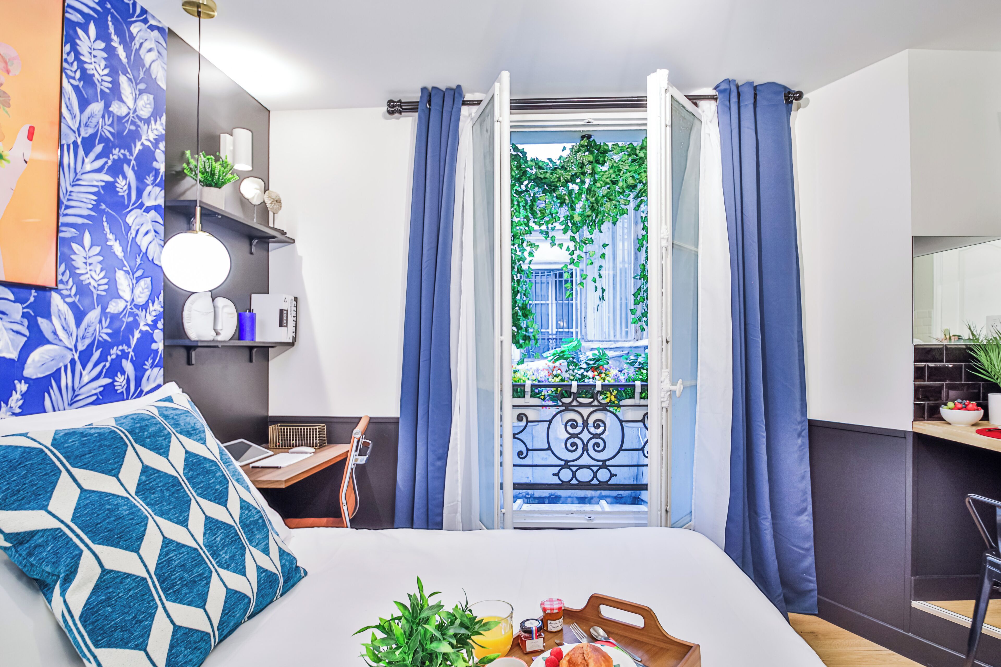 客房内保险箱、熨斗/熨衣板、免费 WiFi