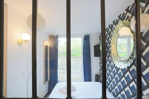 In-room safe, iron/ironing board, free WiFi - WS Notre-Dame - Linné (Paris)