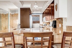 Condo, 2 Bedrooms | Interior