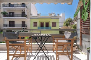 Superior Apartment, 2 Bedrooms, Kitchen, City View | Balcony - Modern Apartment in Thiseio with Balcony (Athens)