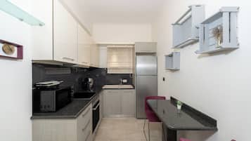 Superior Apartment, 2 Bedrooms, Kitchen, City View | Private kitchen | Espresso maker, coffee/tea maker, electric kettle, toaster