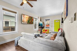 Living area - Downtown/Old Colorado City Dream (Colorado Springs)