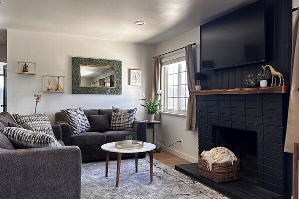 Smart TV, video games