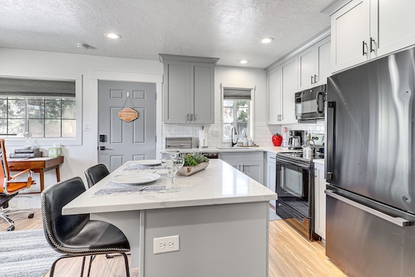 Geladeira, micro-ondas, fogão, cooktop