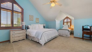 3 bedrooms, travel crib, WiFi, bed sheets - Hidden Gem: Spacious Countryside Retreat w/ Pool (New Ulm)