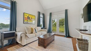 Fernseher, Kamin, Arbeitsbereiche