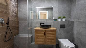 Luxury Penthouse | Bathroom