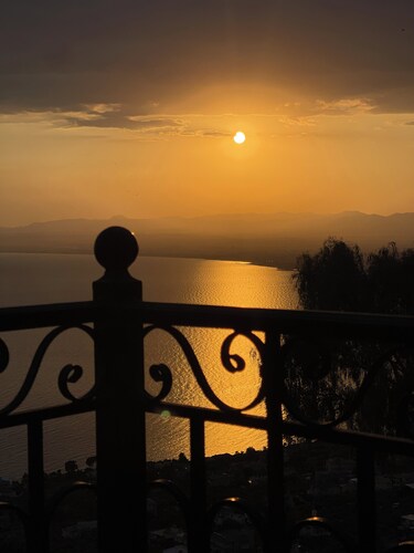 Traditional and cozy with a great view 