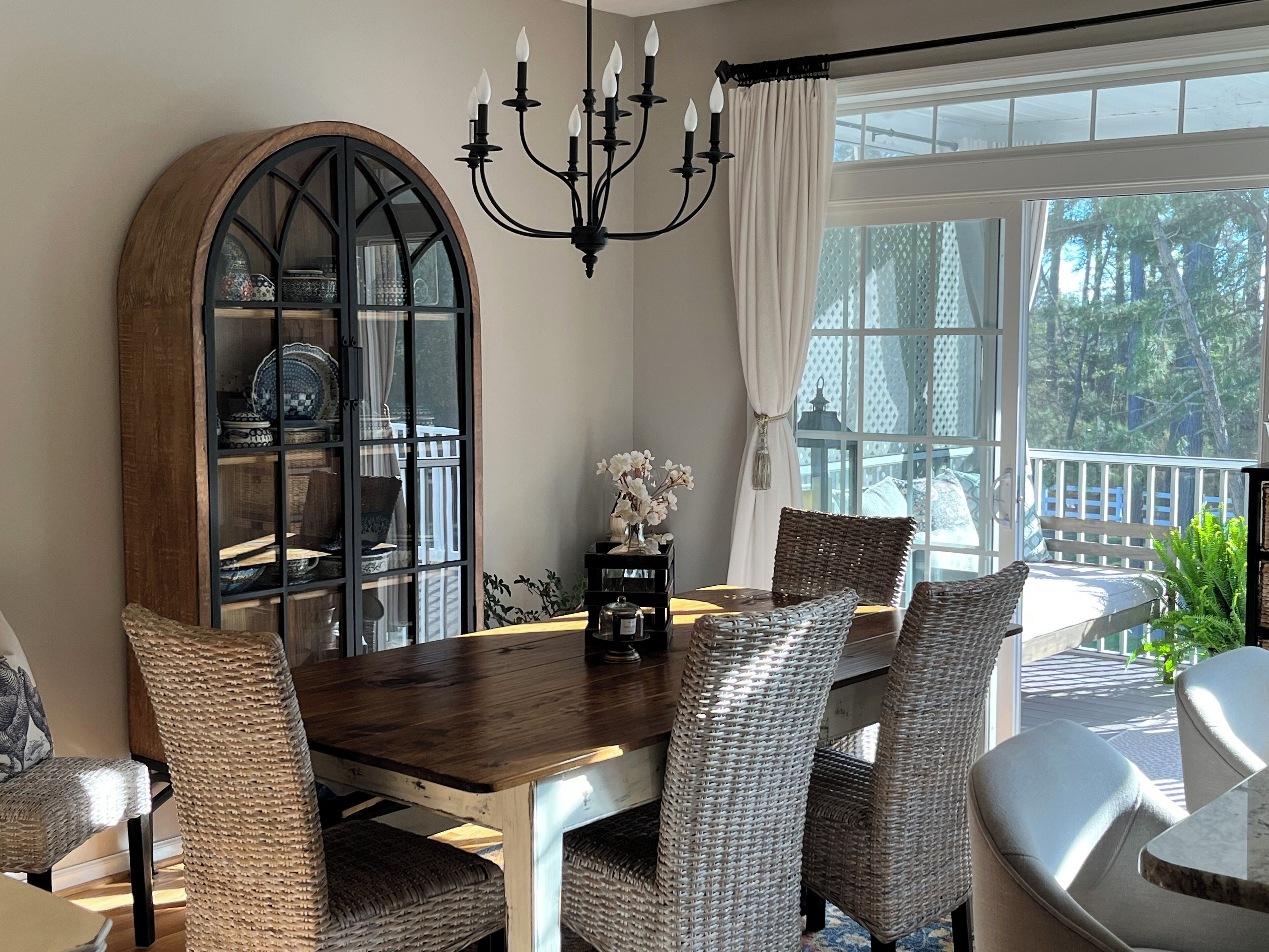 Spacious 4-bed 3.5-bath Townhome in Long Neck with AC, Swimming Pool & Game Room