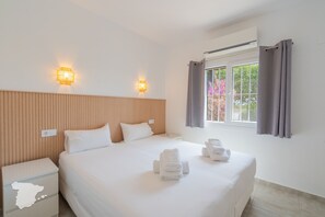 2 chambres, fer et planche à repasser, Wi-Fi gratuit, draps fournis