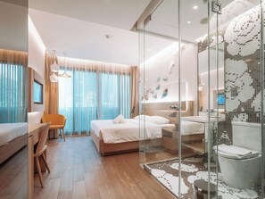 Premier King, Window | Desk, laptop workspace, free WiFi - A Hotel Bugis (Singapore)