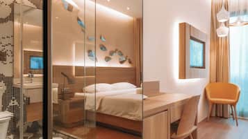 Premier King, Window | Desk, laptop workspace, free WiFi