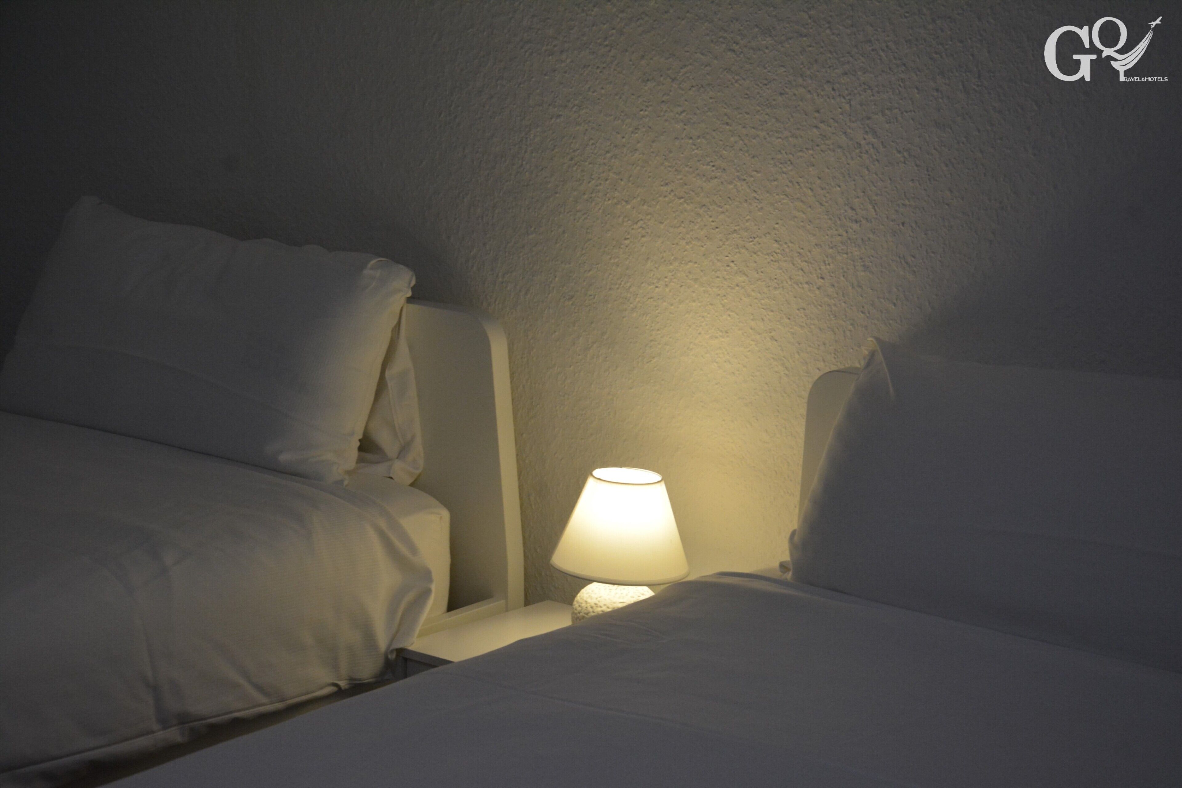 1 chambre, bureau, fer et planche à repasser, Wi-Fi