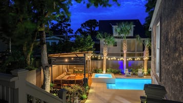 Outdoor pool, a heated pool