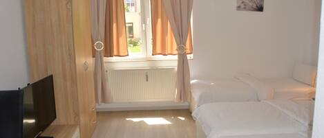 1 bedroom, desk, iron/ironing board, WiFi