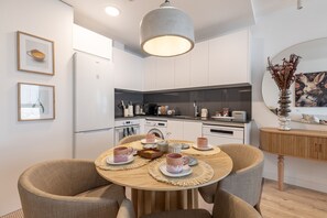 Unclassified image, 5 of 27, button