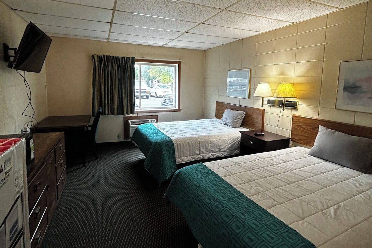 Free WiFi, bed sheets
