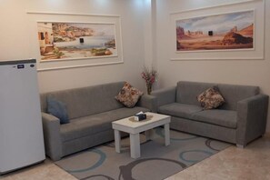 Living area - 3-bed 2-bath Sleeps 7 With Free Parking (Sharm El Sheikh)