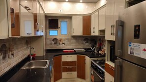 아파트 | 전용 주방 | 냉장고, 전자레인지, 오븐, 쿡탑