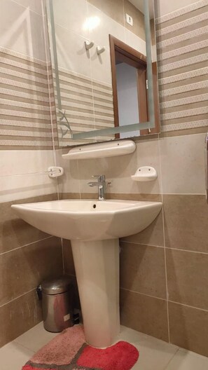 Apartment | Bathroom