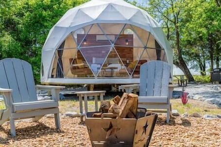 Terrace/patio. Entire Glamping Eco-Retreat Tranquil Stargazing