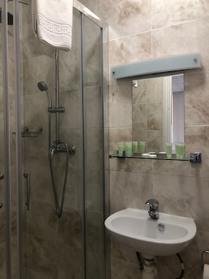 Zweibettzimmer | Badezimmer