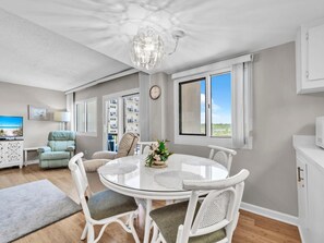 Bloc d'apartaments, 1 llit de matrimoni (Pinnacle Port A-305) | Servei de restauració