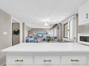 Bloc d'apartaments, 1 llit de matrimoni (Pinnacle Port A-305) | Interior