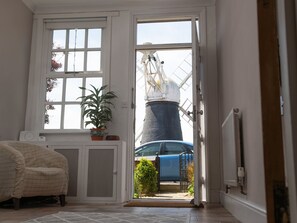 المنشأة من الداخل