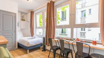 Két bảo mật tại phòng, bàn ủi/dụng cụ ủi quần áo