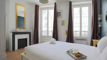 Apartamento | 2 quartos, cofres nos quartos, ferros/tábuas de passar roupa