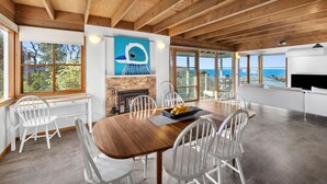 Dining - Illawong (Lorne)