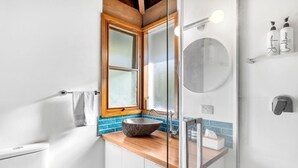 Shower - Illawong (Lorne)