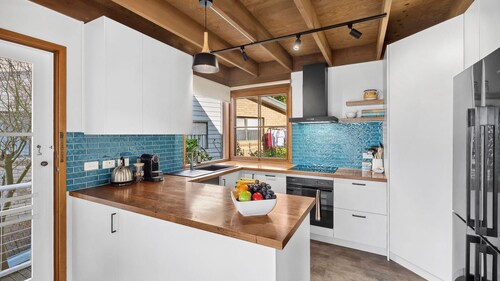 Illawong - A stunning double-storey townhouse