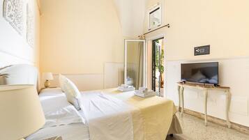 1 bedroom, in-room safe, iron/ironing board, free WiFi